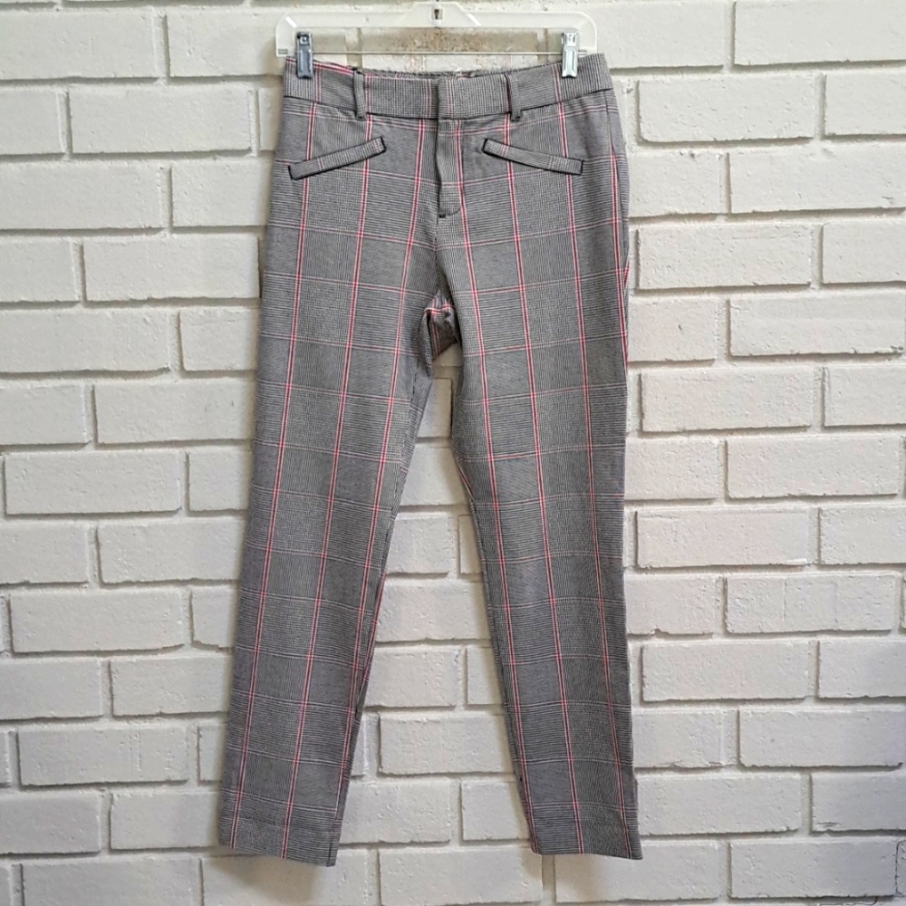 Curvy Signature Skinny Ankle Black/Red W/Pockets Pants. Size 4 NWOT